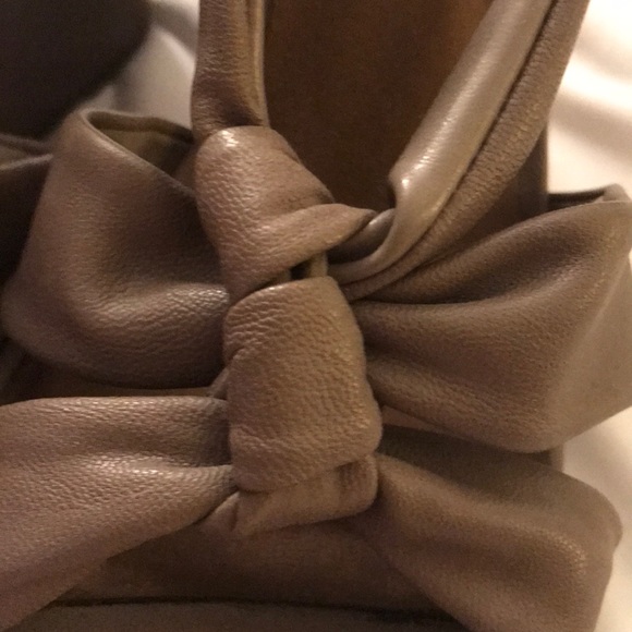 7 1/2 Khaki/Dark Taupe leather wedges AVG/GOOD - Picture 2 of 7